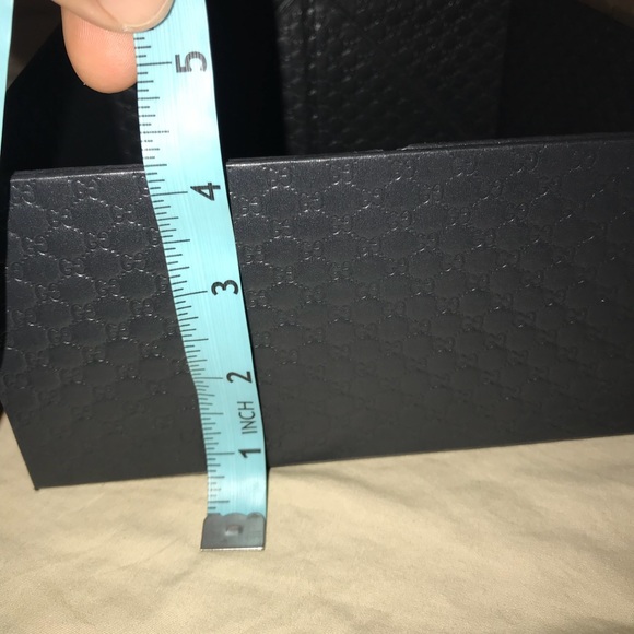 Authentic Gucci box w/ magnetic lid - Picture 4 of 4